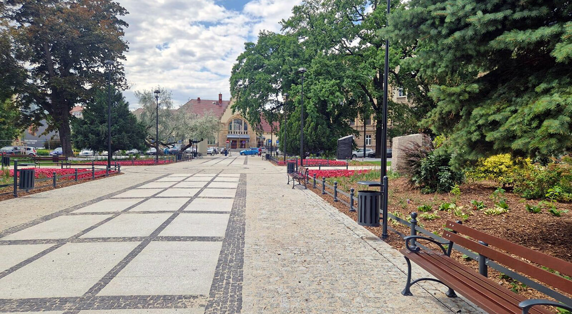Rewitalizacja placu Grunwaldzkiego – nowa nawierzchnia i elementy małej architektury