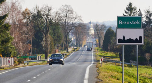 Widok na DK73 w Brzostku – planowana obwodnica Brzostku i Kołaczyc