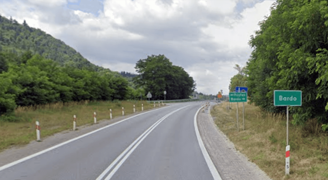 Poprawa bezpieczeństwa na DK8 w Bardzie – budowa sygnalizacji i oświetlenia