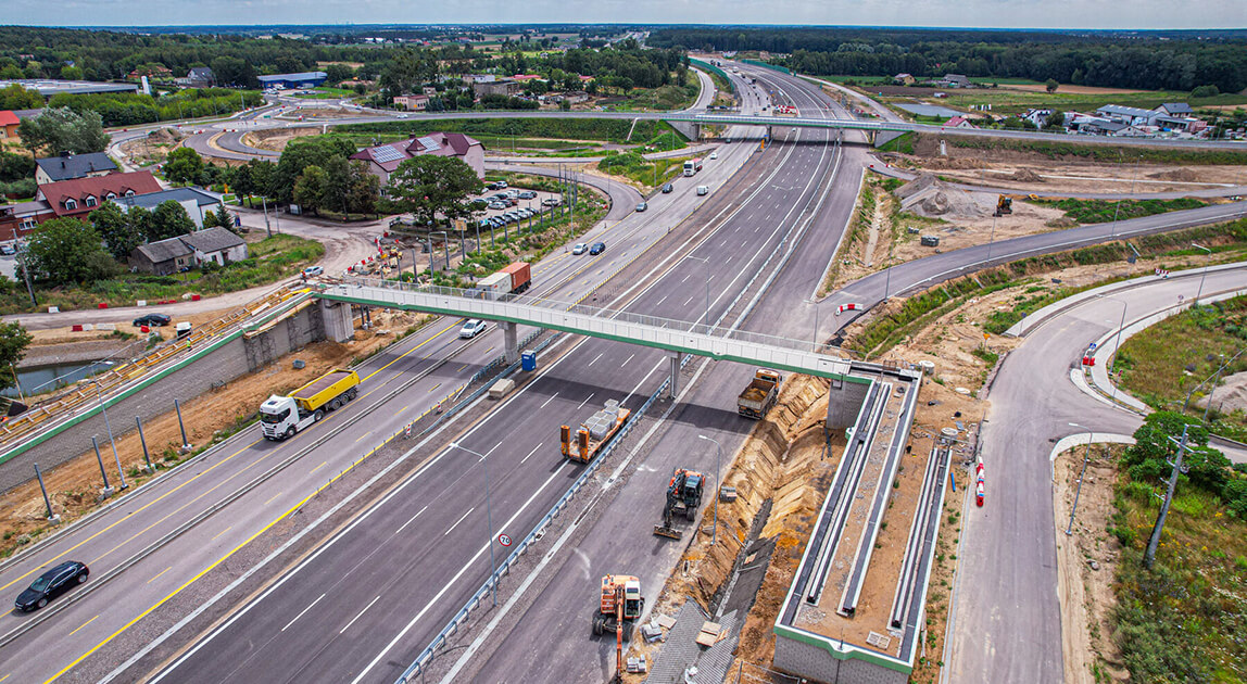 Widok drogi ekspresowej S7 Płońsk–Czosnów na odcinku Załuski–Modlin