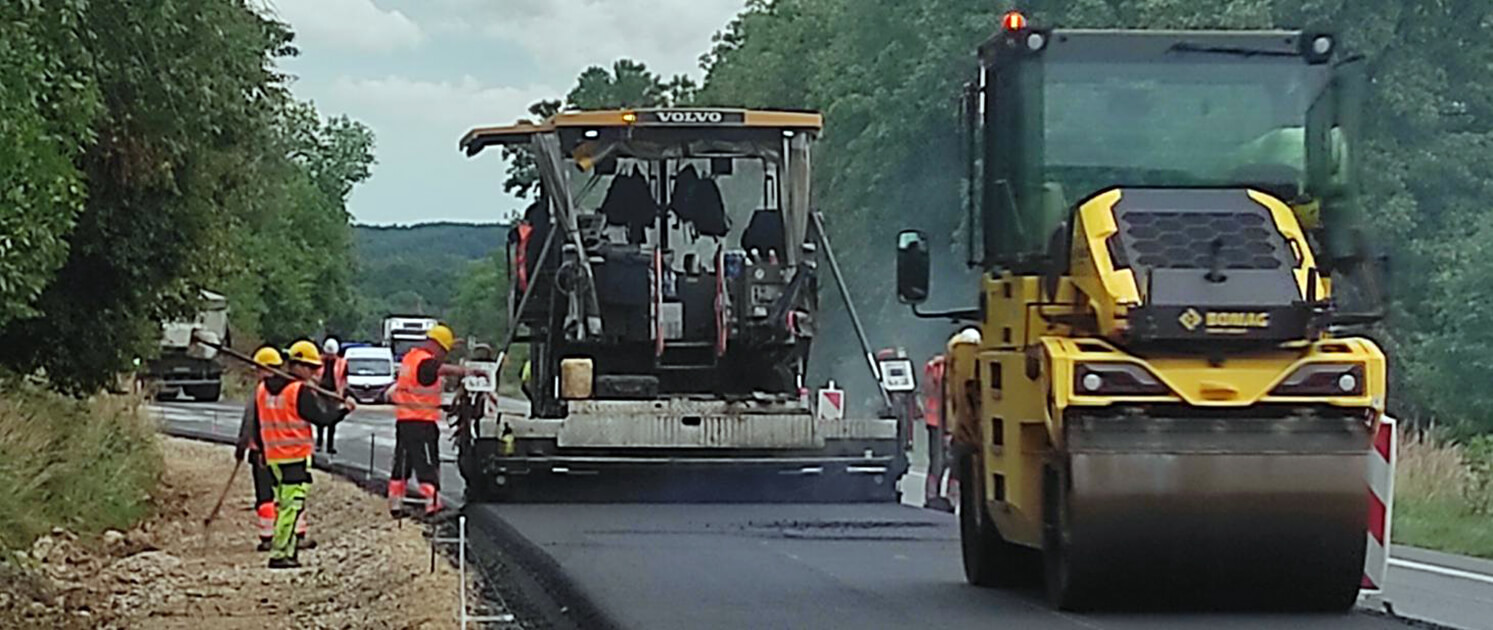 Asfaltowanie na obwodnicy Pradeł – DK78, prace w ramach Programu Budowy 100 obwodnic