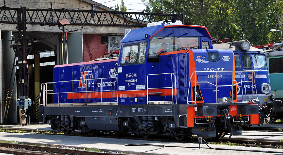 Lokomotywa manewrowa PKP Intercity na stacji postojowej