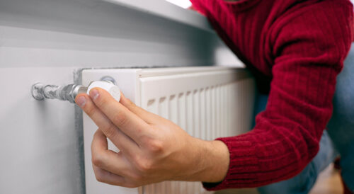 Modernizacja systemów ciepłowniczych, skręcanie kaloryfera