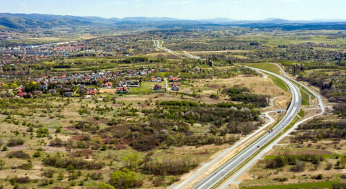 Widok z lotu ptaka na obwodnicę Sanoka – rozbudowa DK28 Długie – Sanok