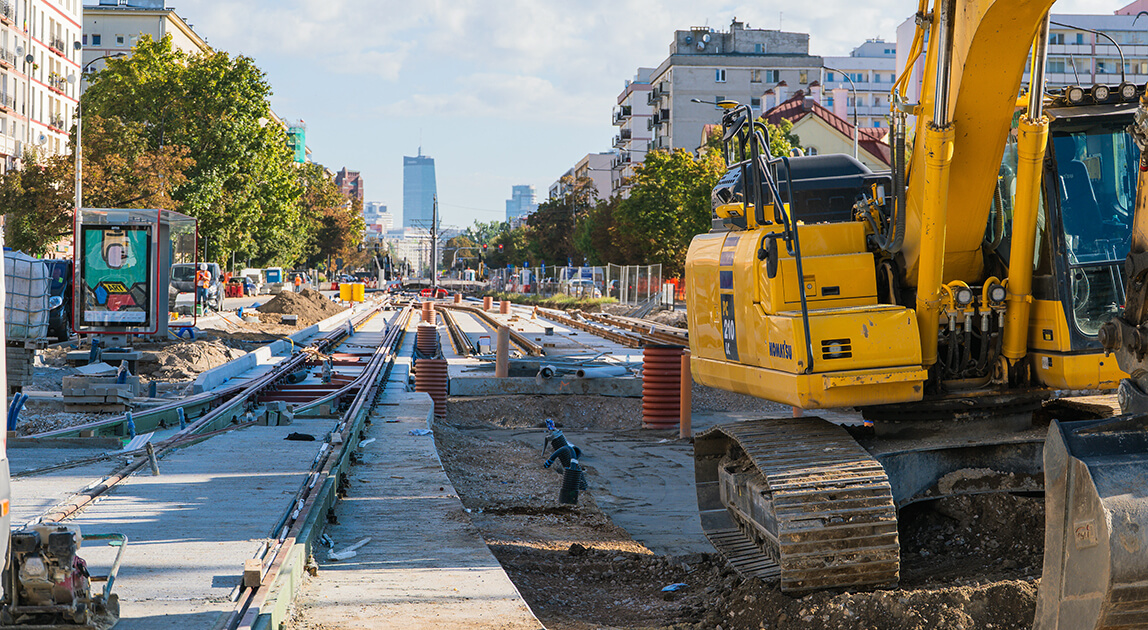 Budowa torowiska – tramwaj do Dworca Zachodniego na skrzyżowaniu Grójeckiej i Bitwy Warszawskiej 1920 r.