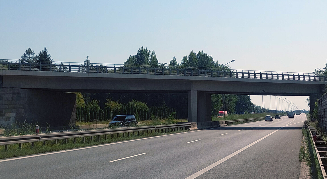 Uszkodzony wiadukt nad A4 koło Krajkowa – widok konstrukcji