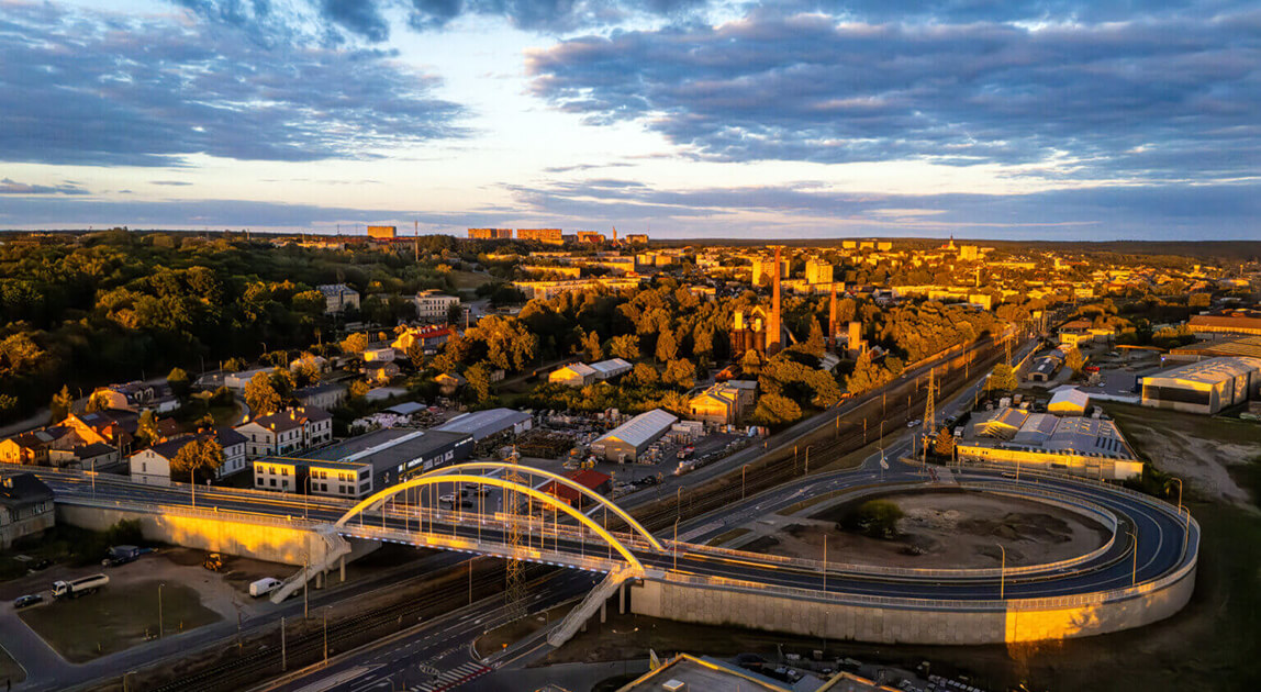 Wiadukt w Starachowicach nad linią kolejową nr 25 – inwestycja Trakcji