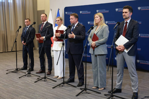 Konferencja prasowa w MSWiA – odbudowa infrastruktury po powodzi