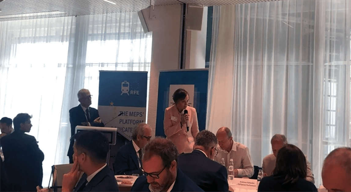 Prezes PKP CARGO Agnieszka Wasilewska-Semail podczas debaty o mobilności wojskowej w PE