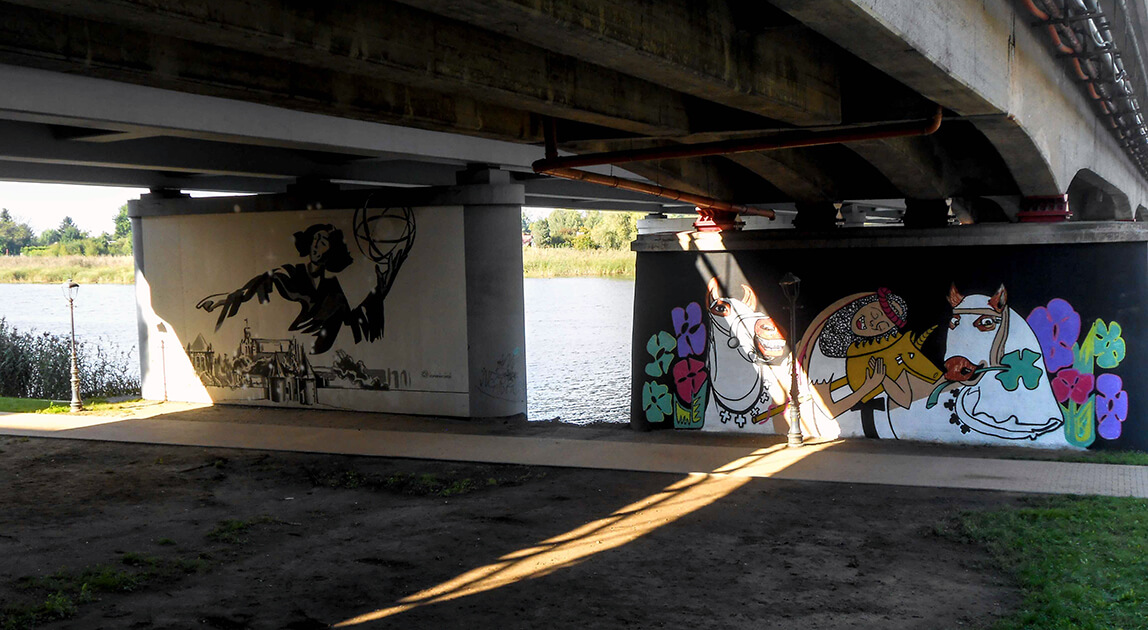 Mural Kopernika i mural rycerski na filarach mostu przez Nogat - DK22 Malbork