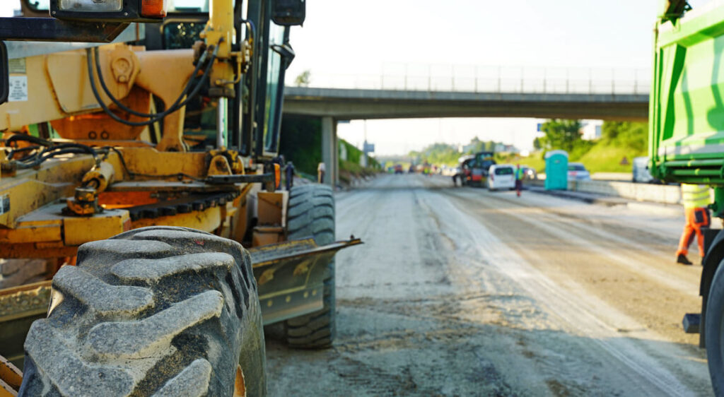 W 2025 r. planowane jest ogłoszenie przetargów na 24 nowe odcinki autostrad o łącznej długości 150 km. Wiele z nich powstanie w wymagających warunkach gruntowych, co może przyczynić się do rozwoju nowych, udoskonalonych metod stabilizacji podłoża