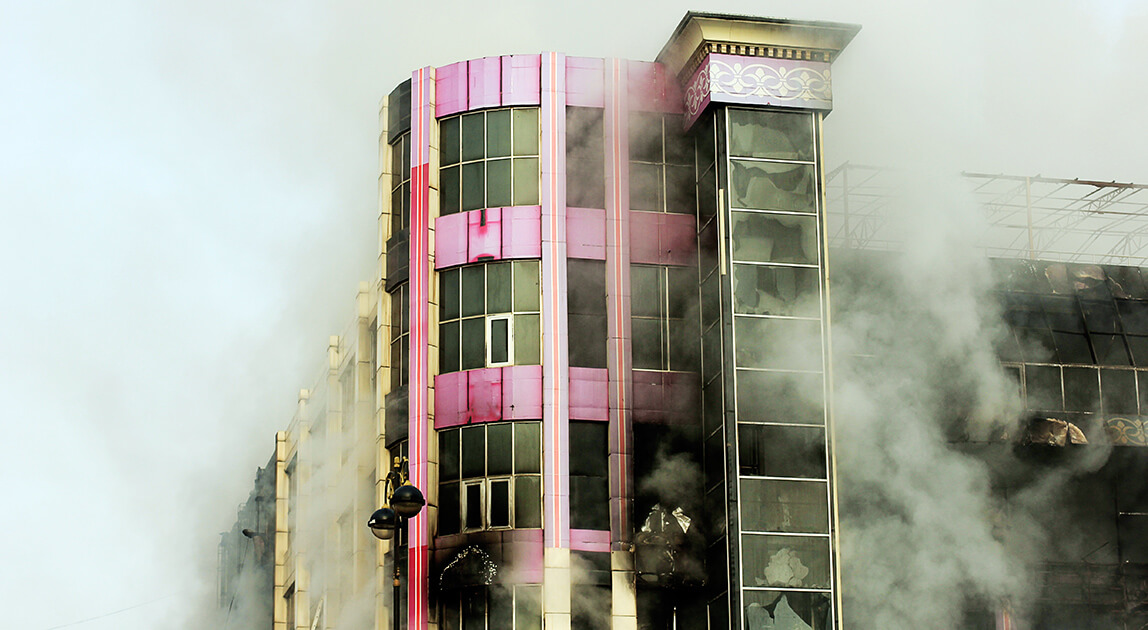 Bezpieczeństwo przeciwpożarowe w miastach – płonące centrum handlowe