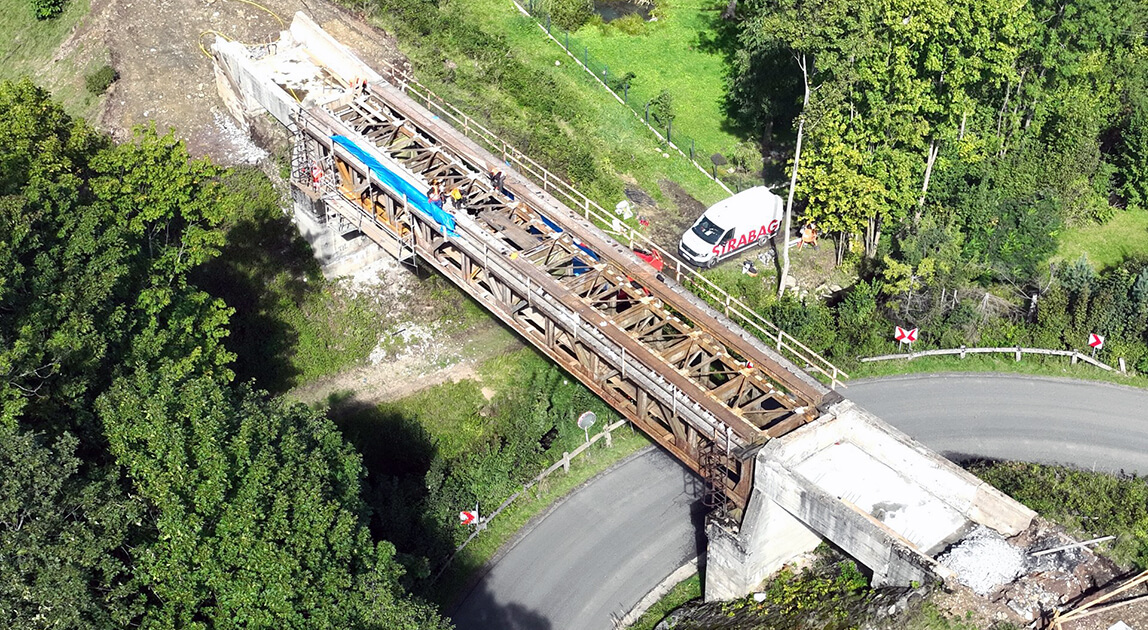 Modernizacja linii kolejowej nr 97 Sucha Beskidzka – Żywiec – prace przy moście w Lachowicach