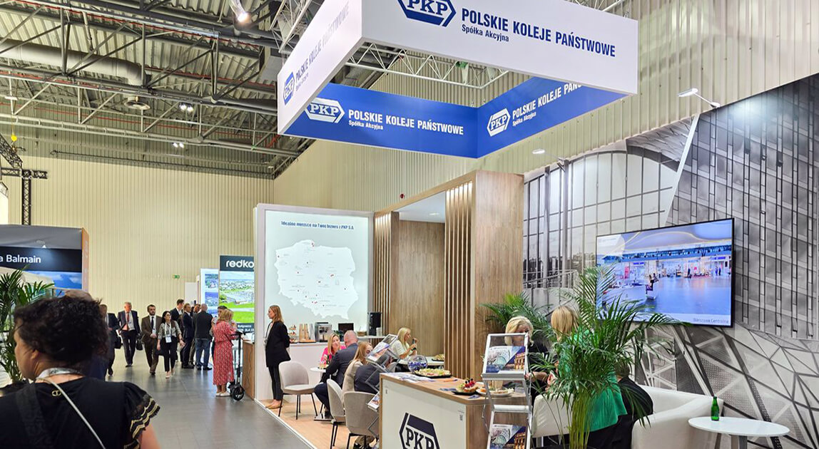 Stoisko PKP na wydarzeniu branżowym