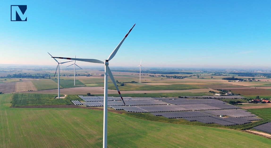 Hybrydowa elektrownia w Janikowie – instalacja fotowoltaiczna i turbiny wiatrowe Mostostal Warszawa