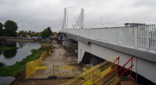 Nowy most w Kostrzynie nad Odrą – widok na konstrukcję przeprawy nad Wartą