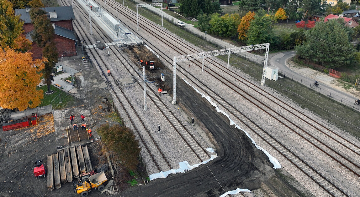 Kładka dla pieszych w Bełchowie – prace przygotowawcze na stacji