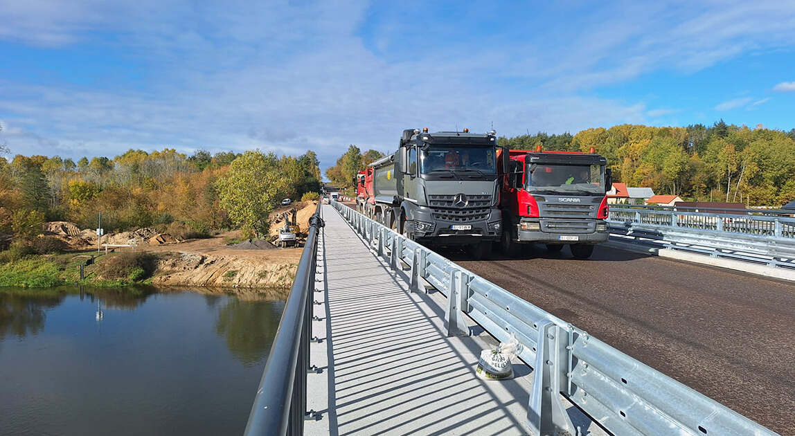 Nowy most na Narwi koło Wizny – próba obciążeniowa ciężarówkami