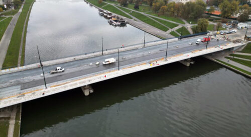 Prace torowe i trakcyjne na moście Grunwaldzkim w Krakowie - most Grunwaldzki