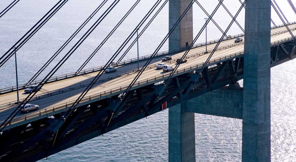 Most nad Sundem – ruch drogowy i kolejowy na dwupoziomowym pomoście