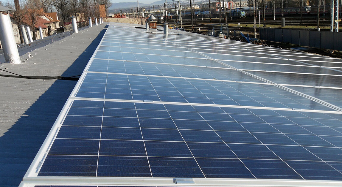Instalacje fotowoltaiczne PLK – PLK stawia na zieloną energię z OZE