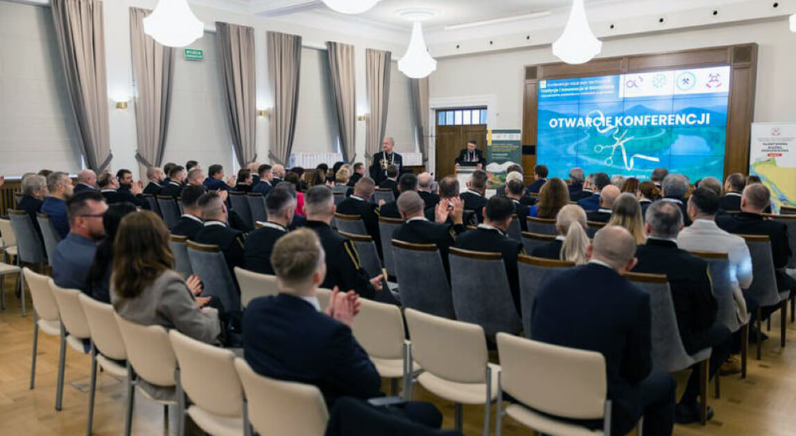 Uczestnicy konferencji Tradycje i Innowacje w Górnictwie w trakcie obrad - udział przedstawicieli PIG-PIB