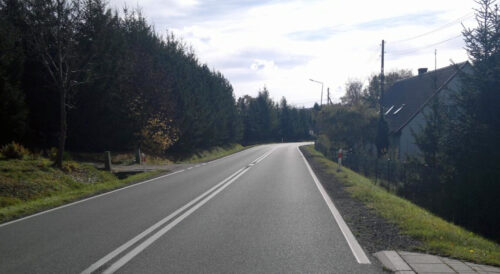 Druga umowa na poprawę bezpieczeństwa na DK33 w Roztokach – budowa chodników