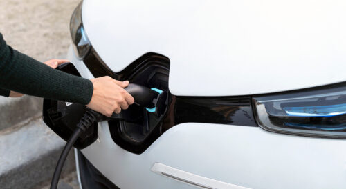 Konkurencja z Chin w branży motoryzacyjnej – samochód elektryczny