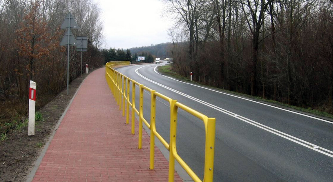 Powstanie chodnik wzdłuż DK74 w Górnie – chodnik wzdłuż drogi krajowej