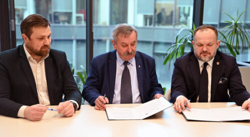 Termomodernizacja liceum w Wieluniu – podpisanie umowy NFOŚiGW