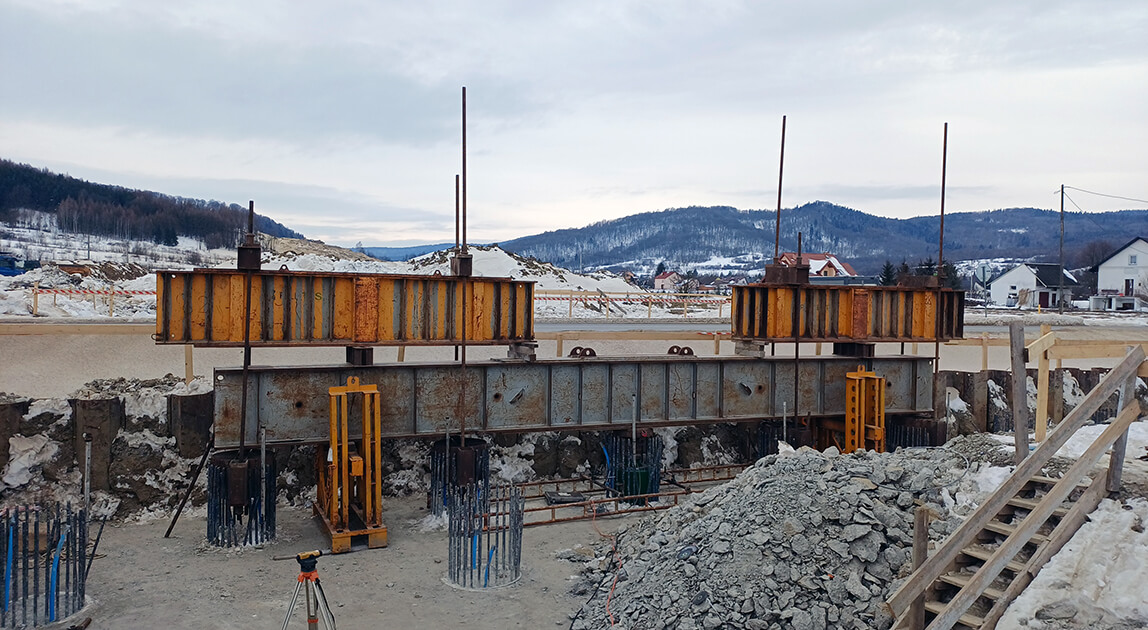 Budowa wiaduktu na S19 w Cergowej – próbne obciążenia pali wielkośrednicowych