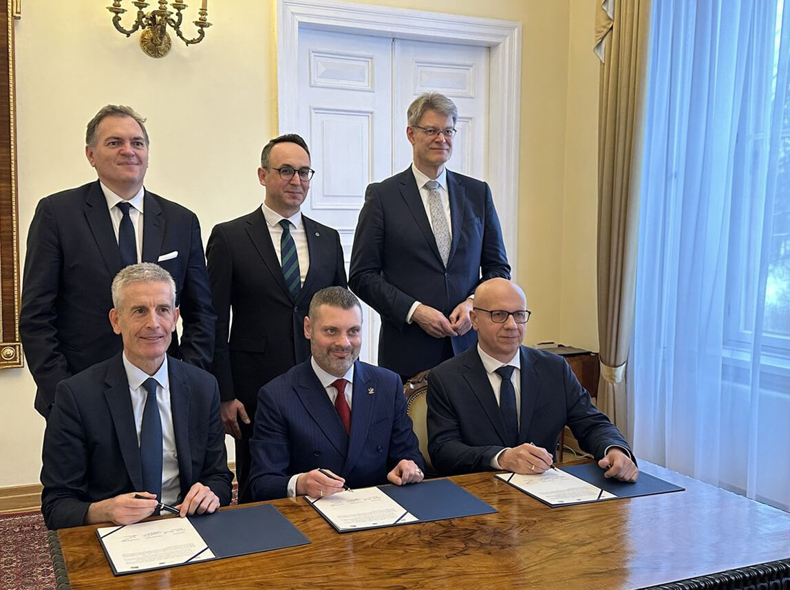 Podpisanie deklaracji – współpraca spółek kolejowych PKP, DB i SNCF