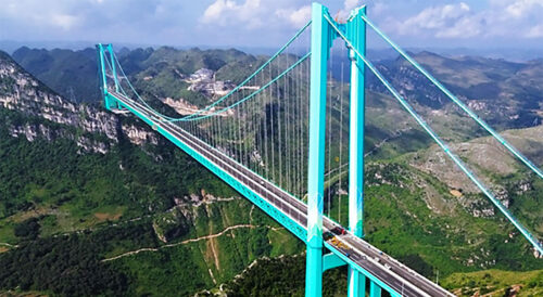 Most Huajiang i górskie mosty wiszące w Chinach