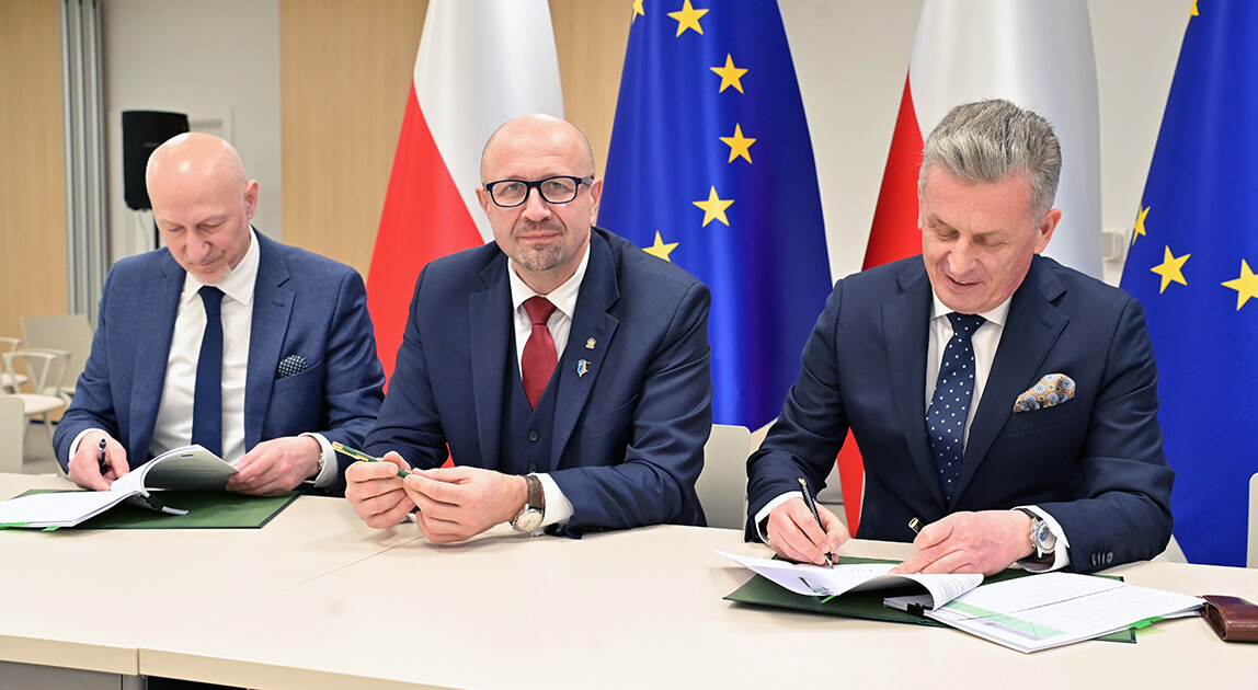 Adaptacja do zmian klimatu w Płocku – podpisanie umowy przez NFOŚiGW i Wodociągi Płockie