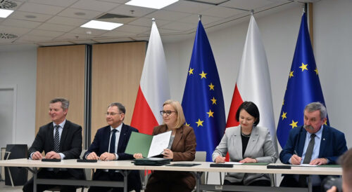 Modernizacja sieci dystrybucyjnej energii elektrycznej – podpisanie umów NFOŚiGW z PGE Dystrybucja