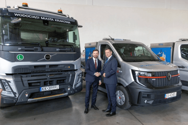 Wodociągi Miasta Krakowa – nowy sprzęt do działań kryzysowych – prezydent Krakowa i prezes WMK