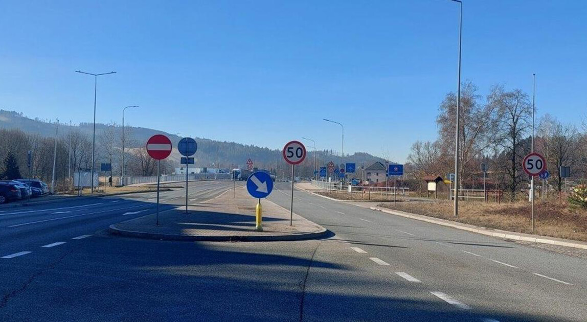 DK8 przy granicy w Kudowie-Zdroju – ruch w kierunku inwestycji obwodnica Náchodu