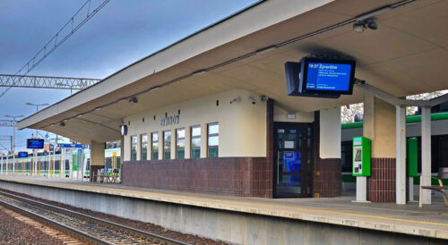 Przebudowany zabytkowy dworzec kolejowy w Brwinowie