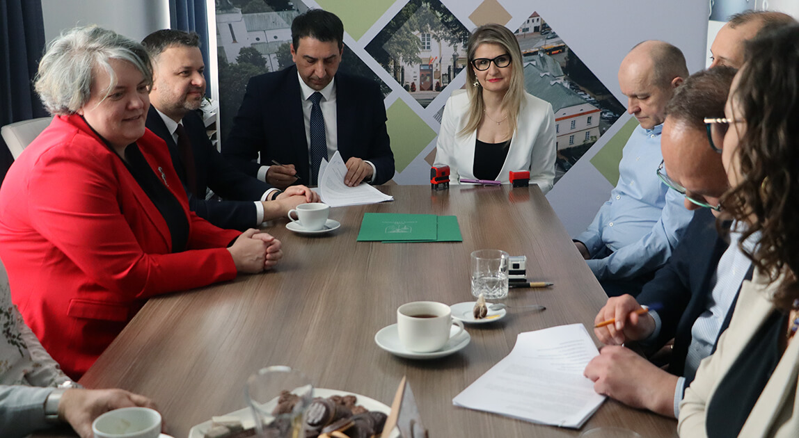 Budowa szkoły w Jabłonnie – podpisanie umowy