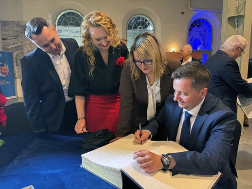 Jubileusz 125 lat Wodociągów Miasta Krakowa, księga gratulacyjna