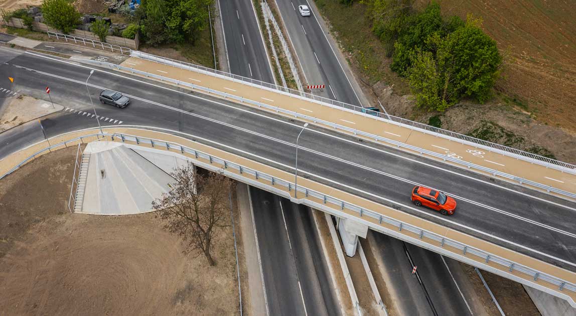 Nowy wiadukt nad drogą krajową nr 86 w Będzinie z ciągiem pieszo-rowerowym