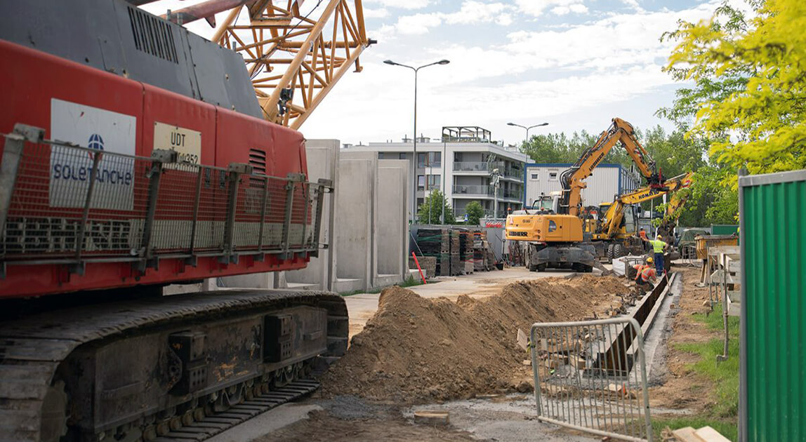 Rozbudowa układu torowego metra Kabaty weszła w kolejny etap, głębienie ścian szczelinowych