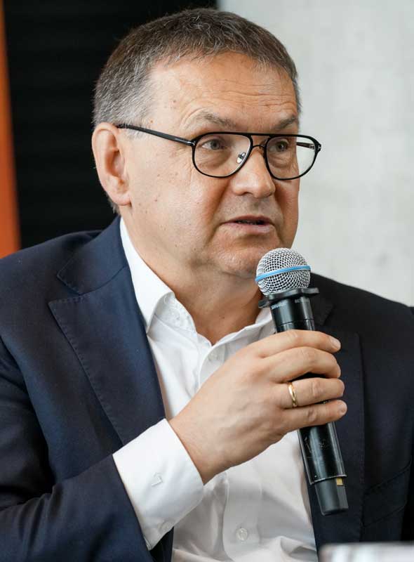 Włodzimierz Chołuj Spada produkcja cementu w Polsce