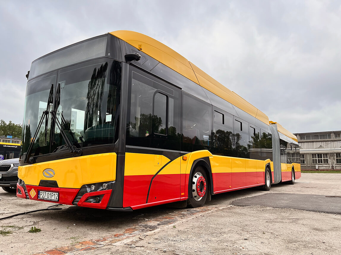 Pierwszy autobus elektryczny Solaris dotarł do Warszawy
