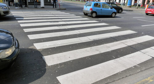 Przetarg na nowe przejścia dla pieszych przy DK42 w Kodrębie