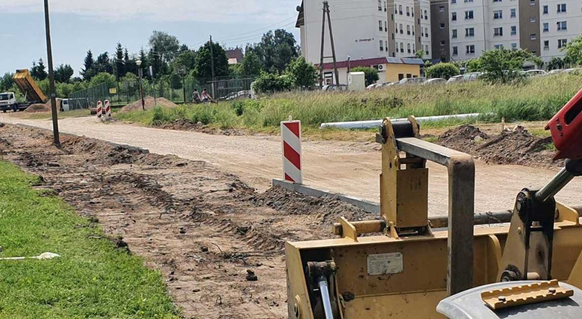 Przebudowa drogi samorządowej podczas prowadzonych robót budowlanych.