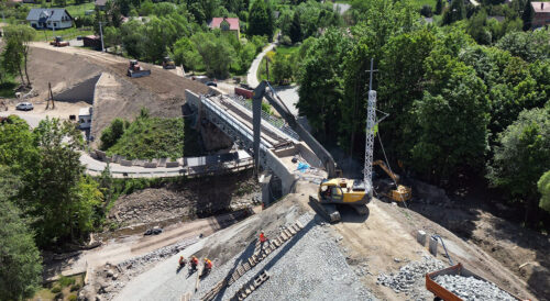 Trwa modernizacja linii kolejowej nr 97 pomiędzy Żywcem a Suchą Beskidzką