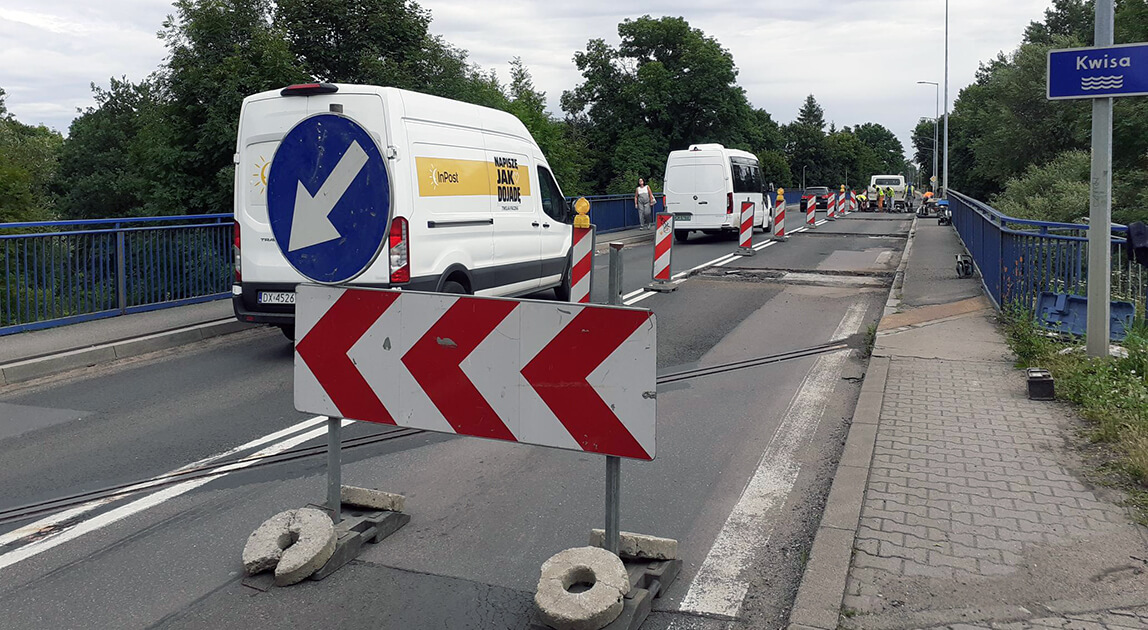 Naprawa dylatacji na moście nad Kwisą w ciągu DK30 w Lubaniu