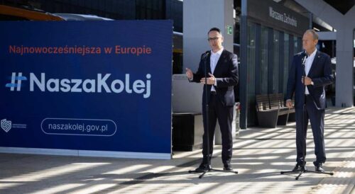 Uczestnicy konferencji programu Nasza Kolej na dworcu Warszawa Zachodnia.