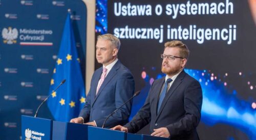Konferencja prasowa Ministerstwa Cyfryzacji dotycząca ustawy o systemach sztucznej inteligencji.